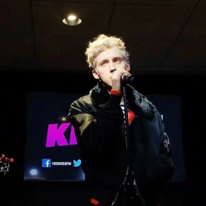 欧美性爱靠逼乱伦
